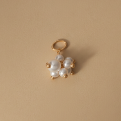 Charm Buquê de Pérolas