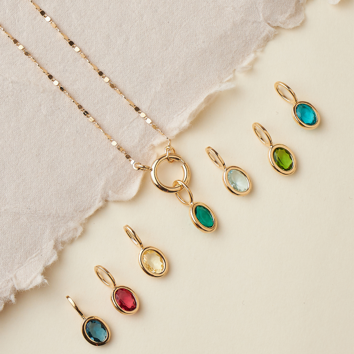 Charm Birthstone Maio Esmeralda
