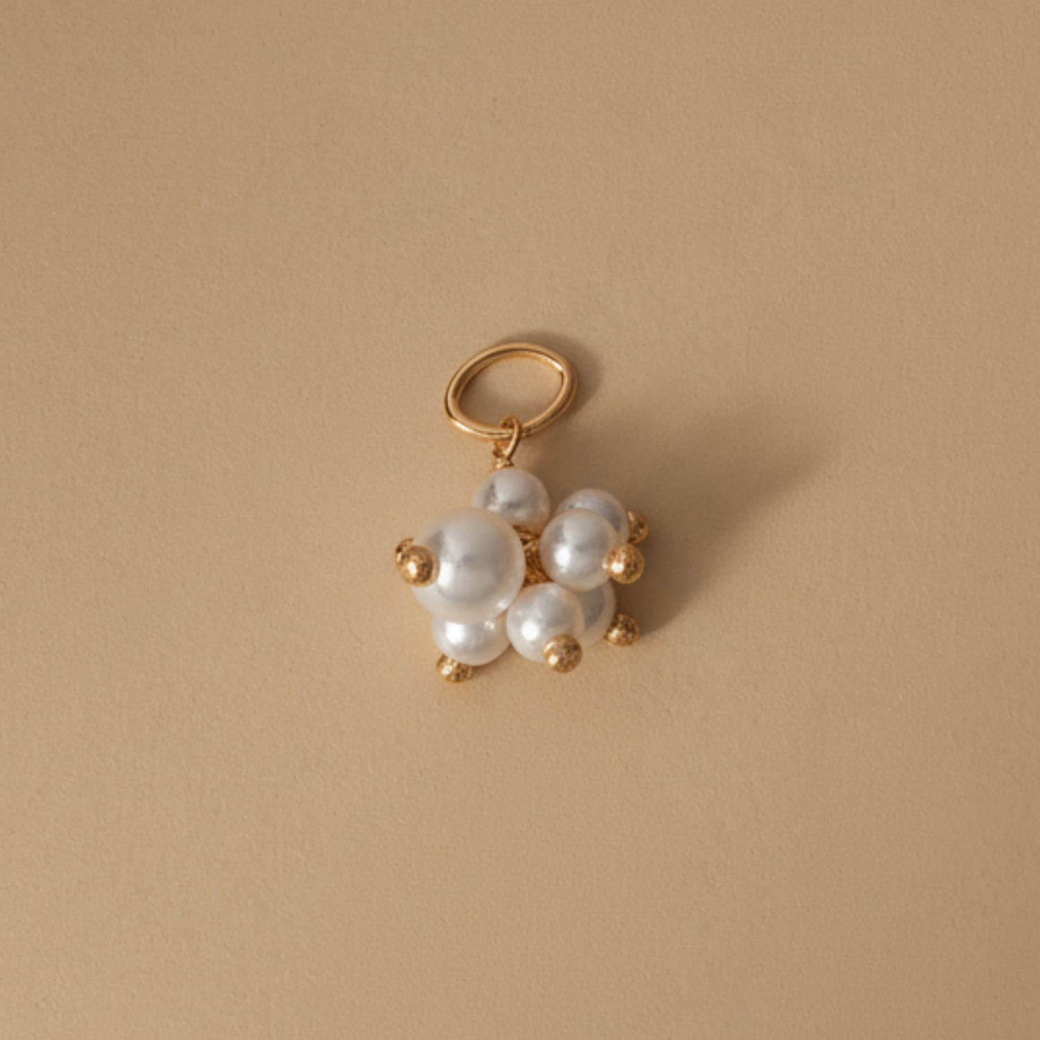 Charm Buquê de Pérolas